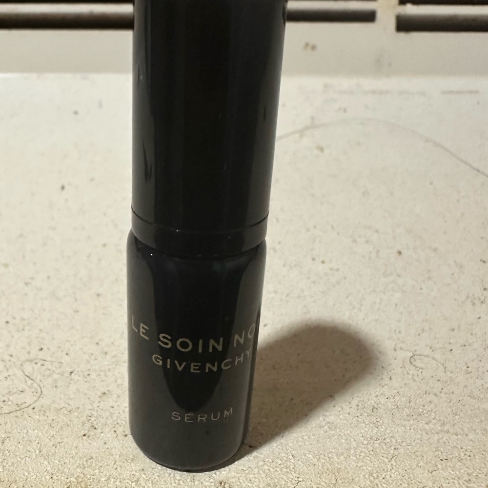 GIVENCHY LE SOIN NOIR SERUM Mini .17 oz